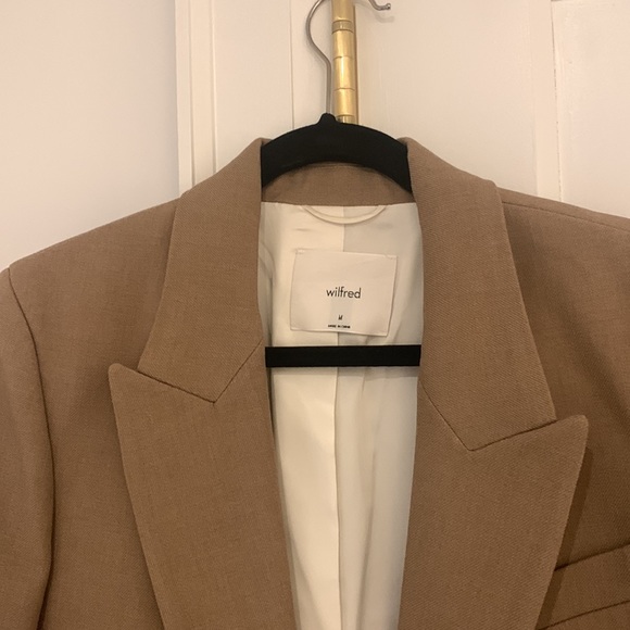 Aritzia Santos Blazer - Picture 7 of 7